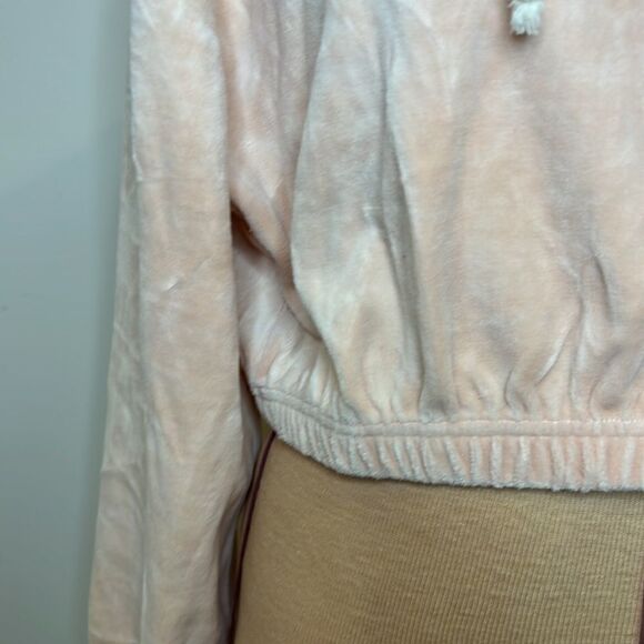 NWT Double Zero Soft Pink Velvet Cropped Hooded Sweatshirt - Size Large - Picture 4 of 10